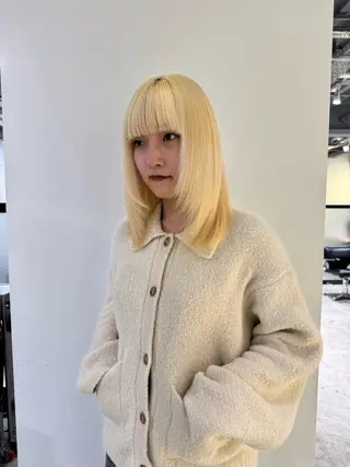 カラー 黒染め落とし ムラ修正　ハイトーンのヘアスタイル