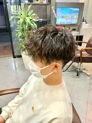 ショート パーマ メンズ 【扱いやすいパーマ】 眞鍋拓己のヘアスタイル