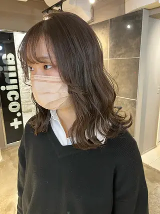 ミディアム カラー ヘアアレンジ マツエク・マツパ アイブロウ 透明感カラー🤎 ゆりのヘアスタイル
