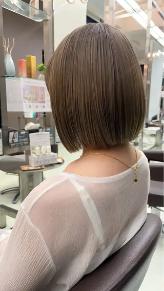ショート カラー 新井優馬｜縮毛矯正/ 地毛風ストレートのヘアスタイル