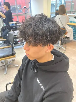 パーマ メンズ シャドウパーマ/ 波巻パーマYu-Kiのヘアスタイル