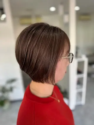 ショート 白髪ぼかしモデル 募集中ヒキマカイトのヘアスタイル