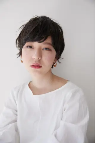 ショート 近藤 麻紀のヘアスタイル
