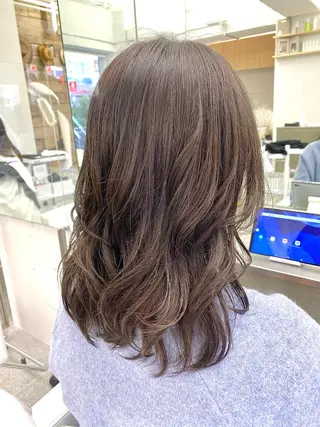 カラー 菅 野のヘアスタイル