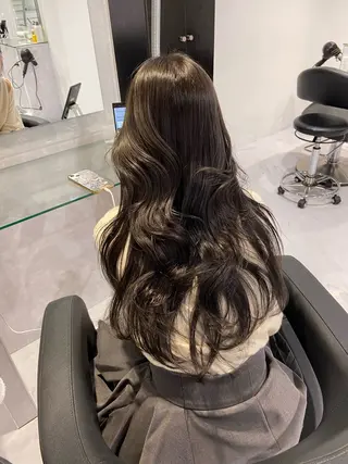 セミロング カラー センターパート特化 井上健太のヘアスタイル