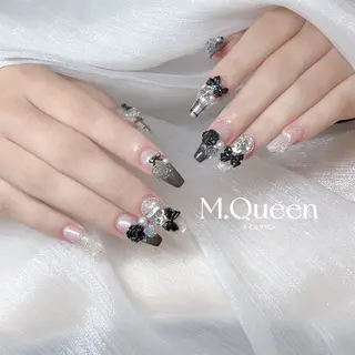 ネイル MQueen ネイルサロンマルのネイルデザイン