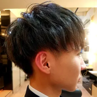 ショート パーマ メンズ 内村 純也のヘアスタイル