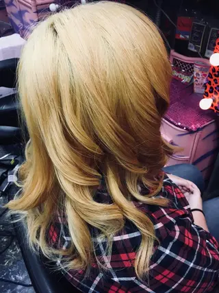 カラー 秋葉 洸平のヘアスタイル