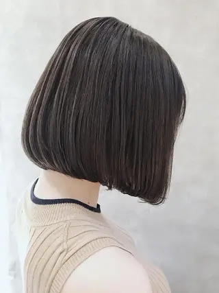 ショート カラー MOU namba ムウナンバのヘアスタイル