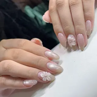 ネイル T.Lee Nail Lilyのネイルデザイン