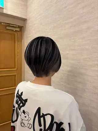 ショート カラー newi大分/ 磯部栞里／艶感カラーのヘアスタイル