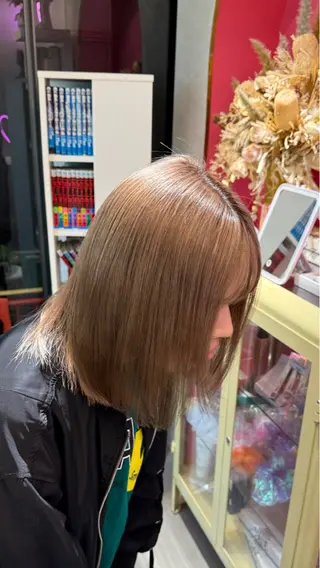 ミディアム Boxmico. / カカズ コトネのヘアスタイル