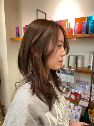 セミロング カラー ナチュラルヘア🫧 ナナミのヘアスタイル