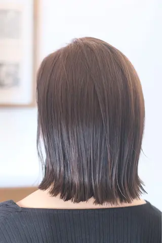 ミディアム 岩村 夏姫のヘアスタイル