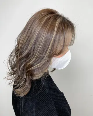 ミディアム 手島 カミラのヘアスタイル