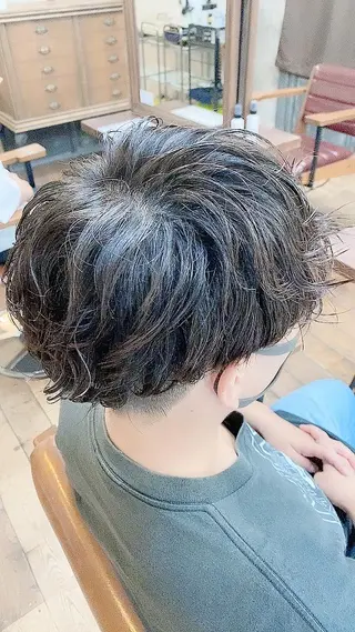 ショート パーマ メンズ 國分 伸也のヘアスタイル