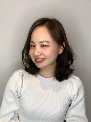 ミディアム カラー トクシ ーのヘアスタイル
