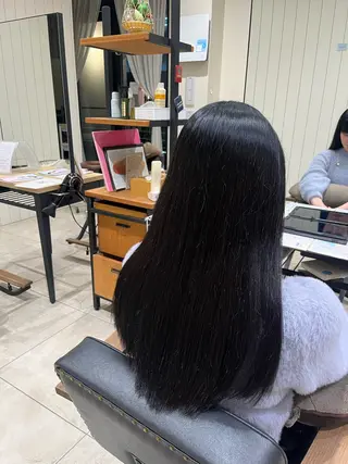 ロング カラー 坂口 友莉香のヘアスタイル