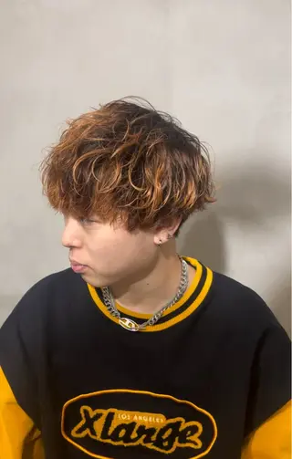 ショート パーマ 新妻 宥人のヘアスタイル