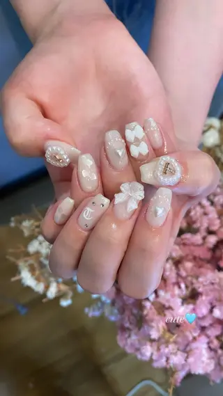 ネイル crystal ⭐︎ colorのネイルデザイン