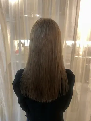 ロング 藤原 百花のヘアスタイル