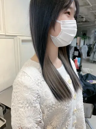 ロング カラー 透明感ハイトーン🦄 キラ🌈のヘアスタイル