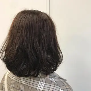 ミディアム カラー uka スタイリスト 楠本紗己のヘアスタイル