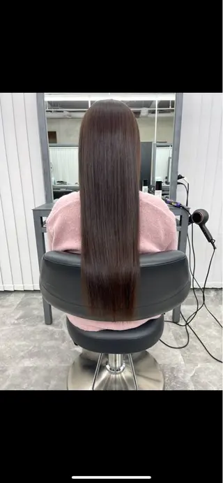 ロング 縮毛矯正🐼暖色 根本侑季のヘアスタイル