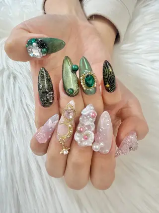 ネイル Kanako 💫のネイルデザイン