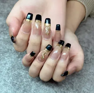 ネイル R inのネイルデザイン