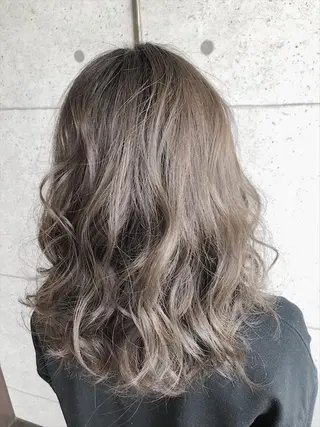 セミロング カラー 福森 みずきのヘアスタイル