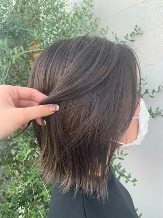 ミディアム カラー 梶原 真帆のヘアスタイル