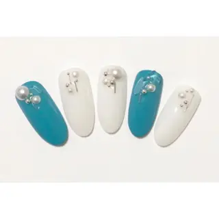ミディアム ネイル Toujours / nijinaのネイルデザイン