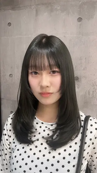 セミロング カラー ハイトーン/ゆるふわ 🧚𖥔ׁTOMO♡のヘアスタイル