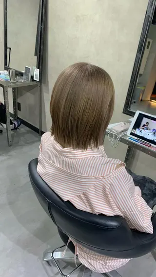 ショート カラー B E C H I C O〔べち子〕のヘアスタイル