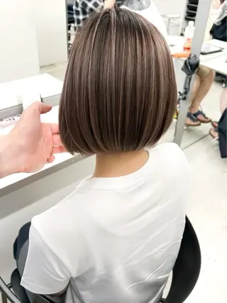 ショート カラー 鈴木 南のヘアスタイル
