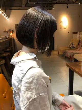 ショート カラー 🌟小顔カット🌟 レイヤーカットボブのヘアスタイル