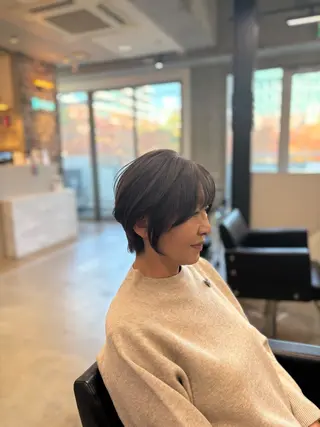 ショート カラー 友利 翔太のヘアスタイル