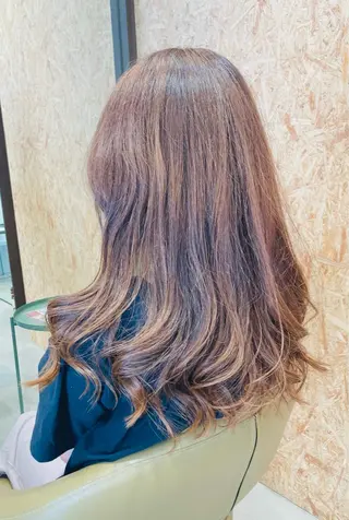 ロング 折本 沙織のヘアスタイル