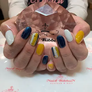 ネイル ネイルリボン 受付スタッフのネイルデザイン