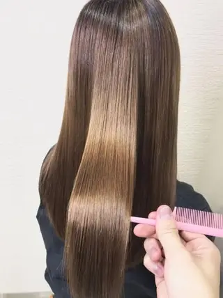 セミロング 髪質改善 左近研人のヘアスタイル
