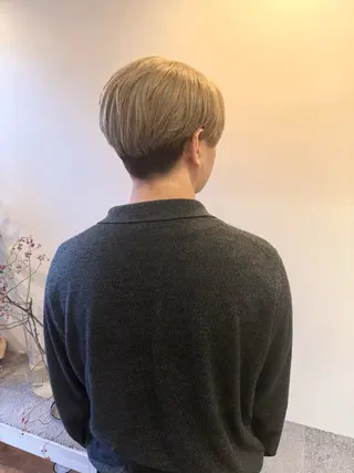 ショート カラー 💛🤍U too e’s 鎌倉🧸のヘアスタイル