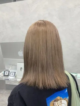 ロング ミルクティーベージュ 近鉄奈良駅　向田のヘアスタイル