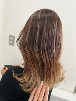 セミロング maimi .のヘアスタイル