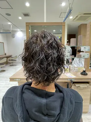 パーマ メンズ 加藤 未歩のヘアスタイル