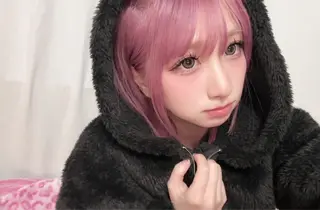 セミロング AYAKASA 暖色カラー/レイヤーのヘアスタイル