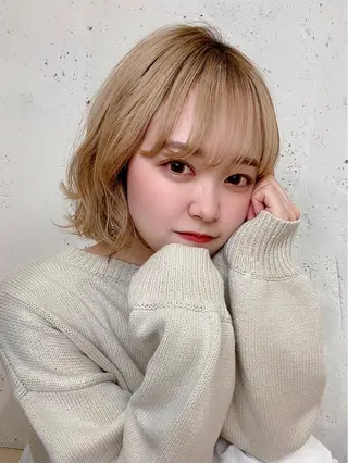 ショート カラー 岩倉 諒のヘアスタイル