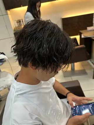 ミディアム 海外風センターパート 健人のヘアスタイル