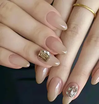 ネイル 高木 維麗絲のネイルデザイン