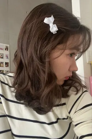 ミディアム カラー mei|顔まわり ×透明感カラーのヘアスタイル